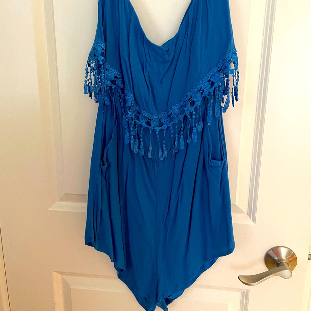 Solemio off shoulder blue romper w/ pockets, NWT Large